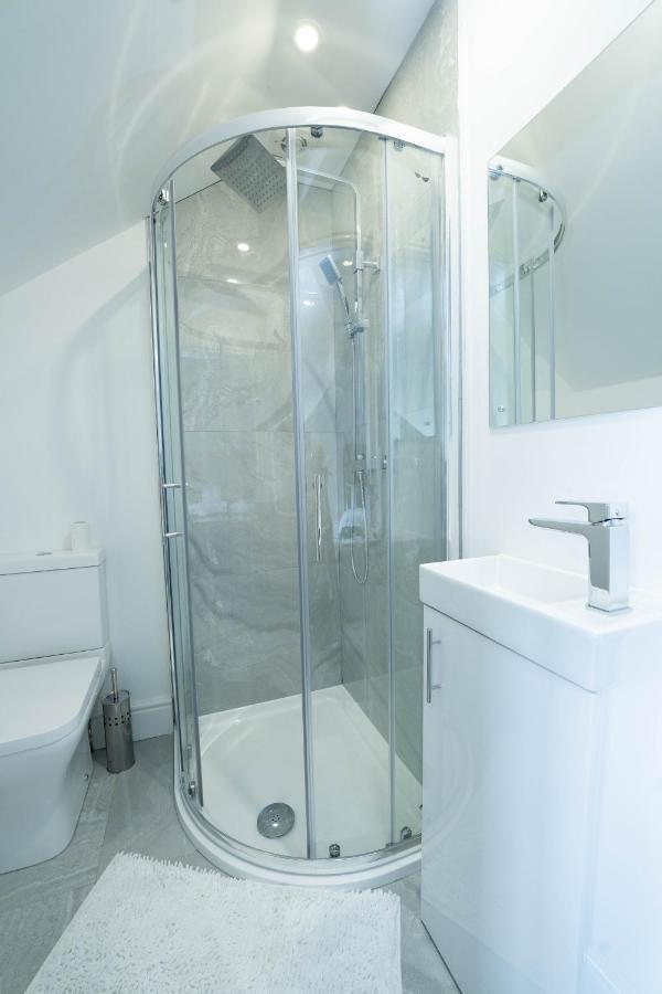 Entire Modern Home With Private Parking For 6/8 Persons Worksop Luaran gambar