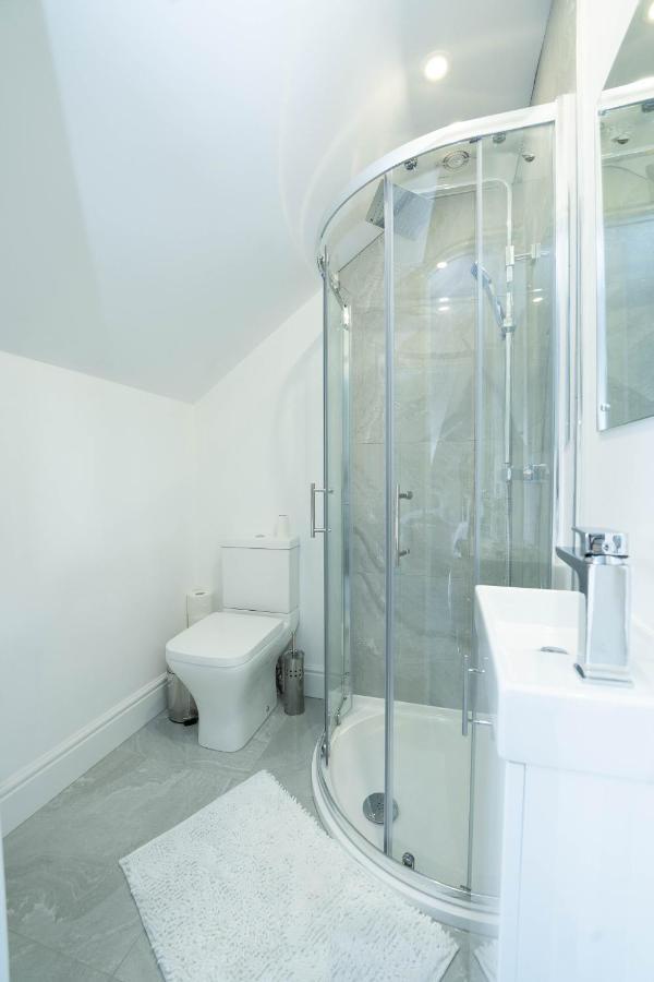 Entire Modern Home With Private Parking For 6/8 Persons Worksop Luaran gambar