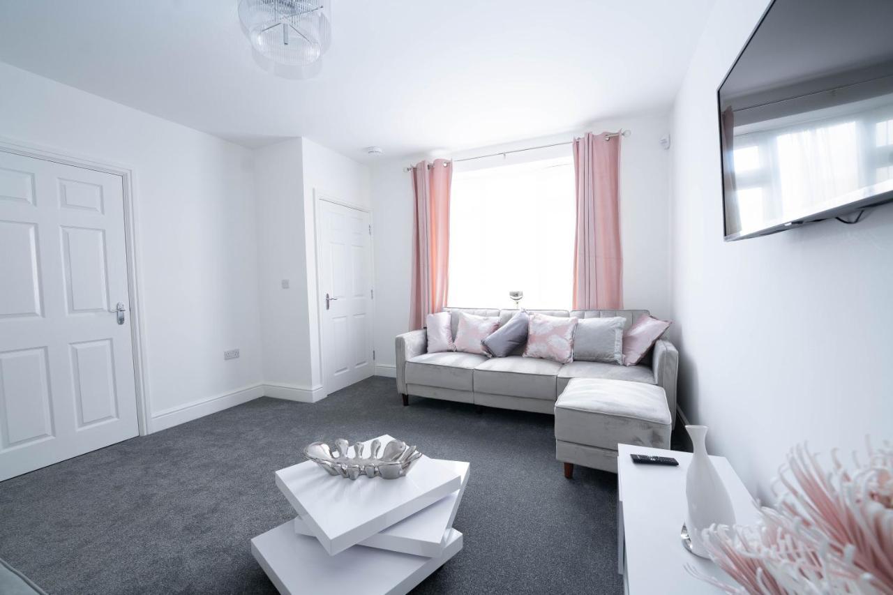 Entire Modern Home With Private Parking For 6/8 Persons Worksop Luaran gambar