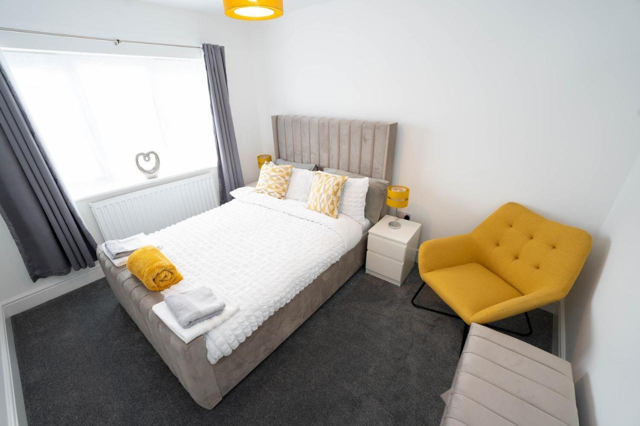 Entire Modern Home With Private Parking For 6/8 Persons Worksop Luaran gambar