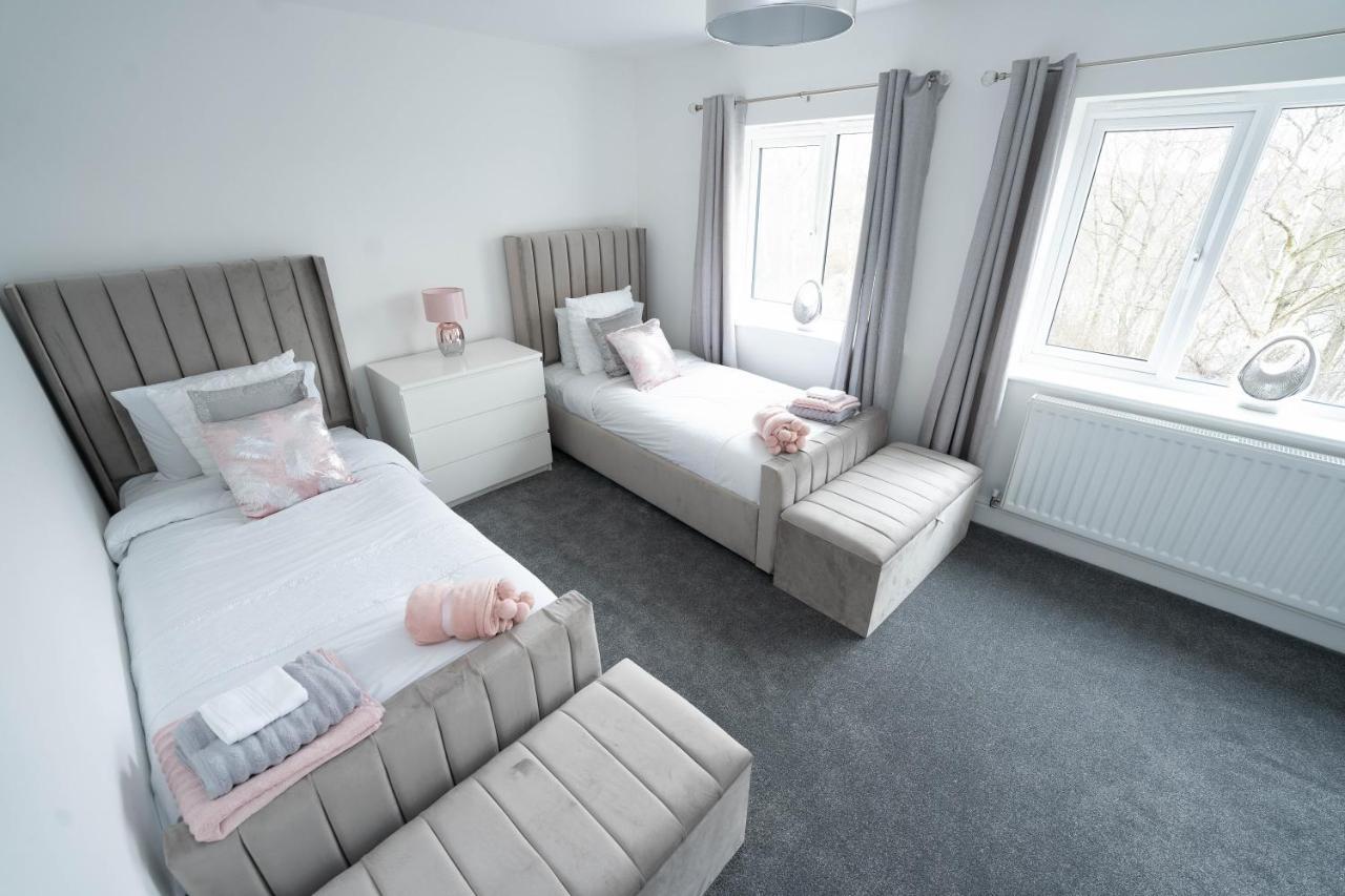 Entire Modern Home With Private Parking For 6/8 Persons Worksop Luaran gambar