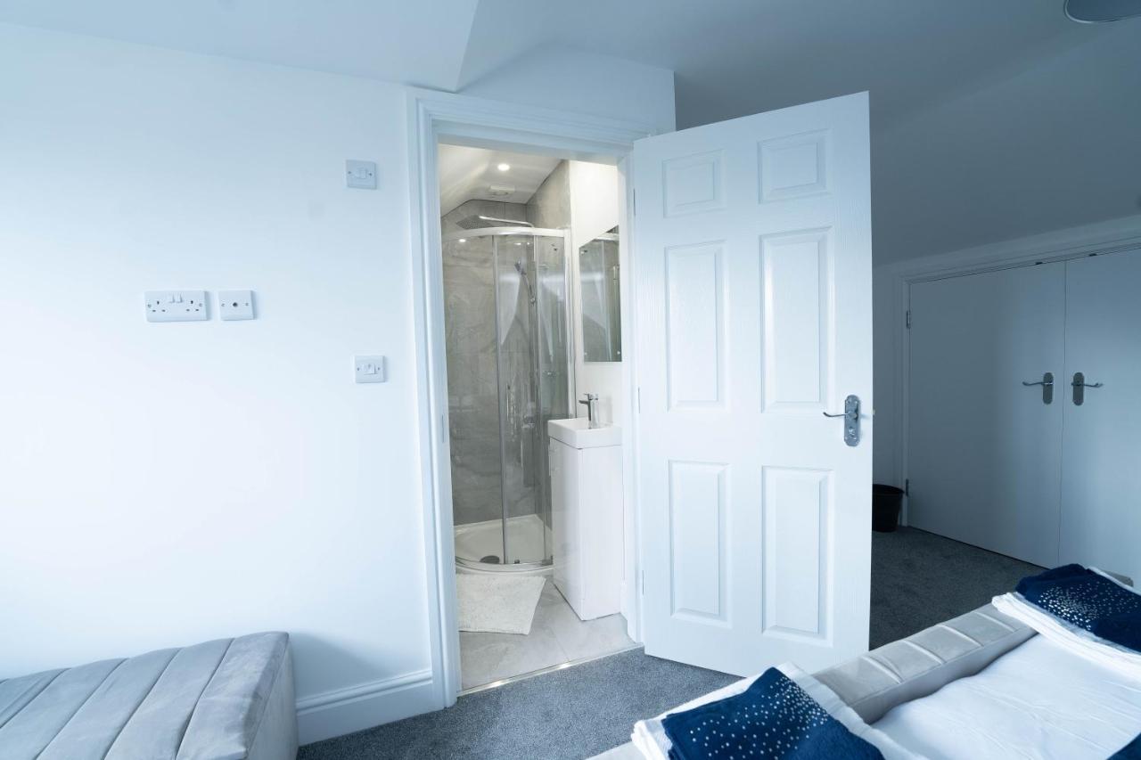 Entire Modern Home With Private Parking For 6/8 Persons Worksop Luaran gambar