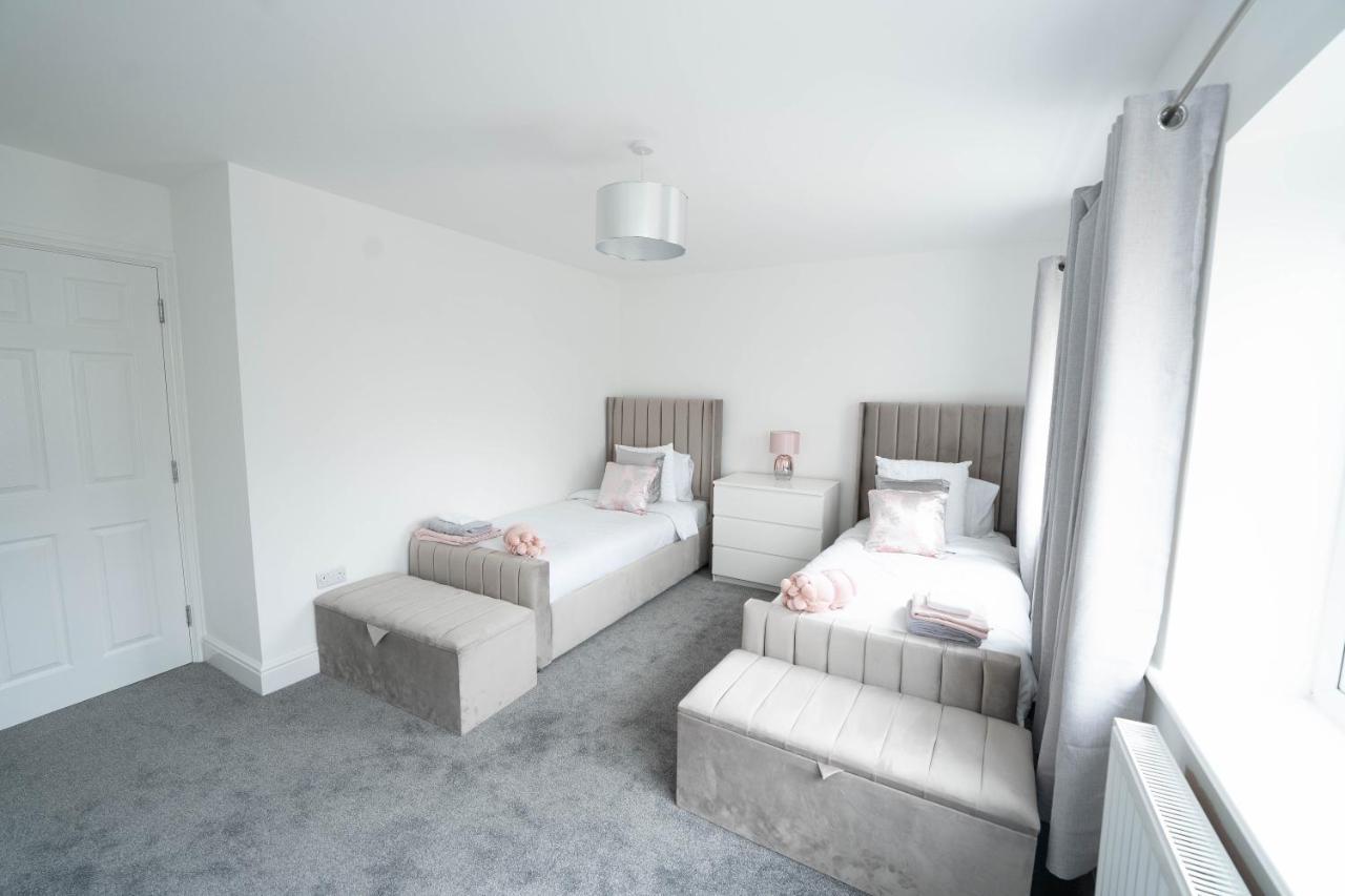 Entire Modern Home With Private Parking For 6/8 Persons Worksop Luaran gambar