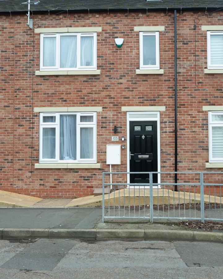 Entire Modern Home With Private Parking For 6/8 Persons Worksop Luaran gambar