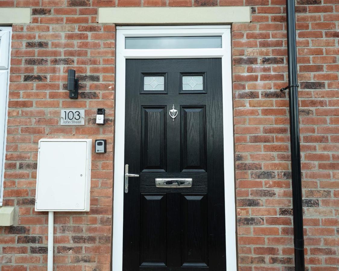 Entire Modern Home With Private Parking For 6/8 Persons Worksop Luaran gambar